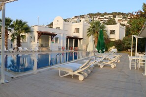 Alberca al aire libre por temporada y alberca en la azotea