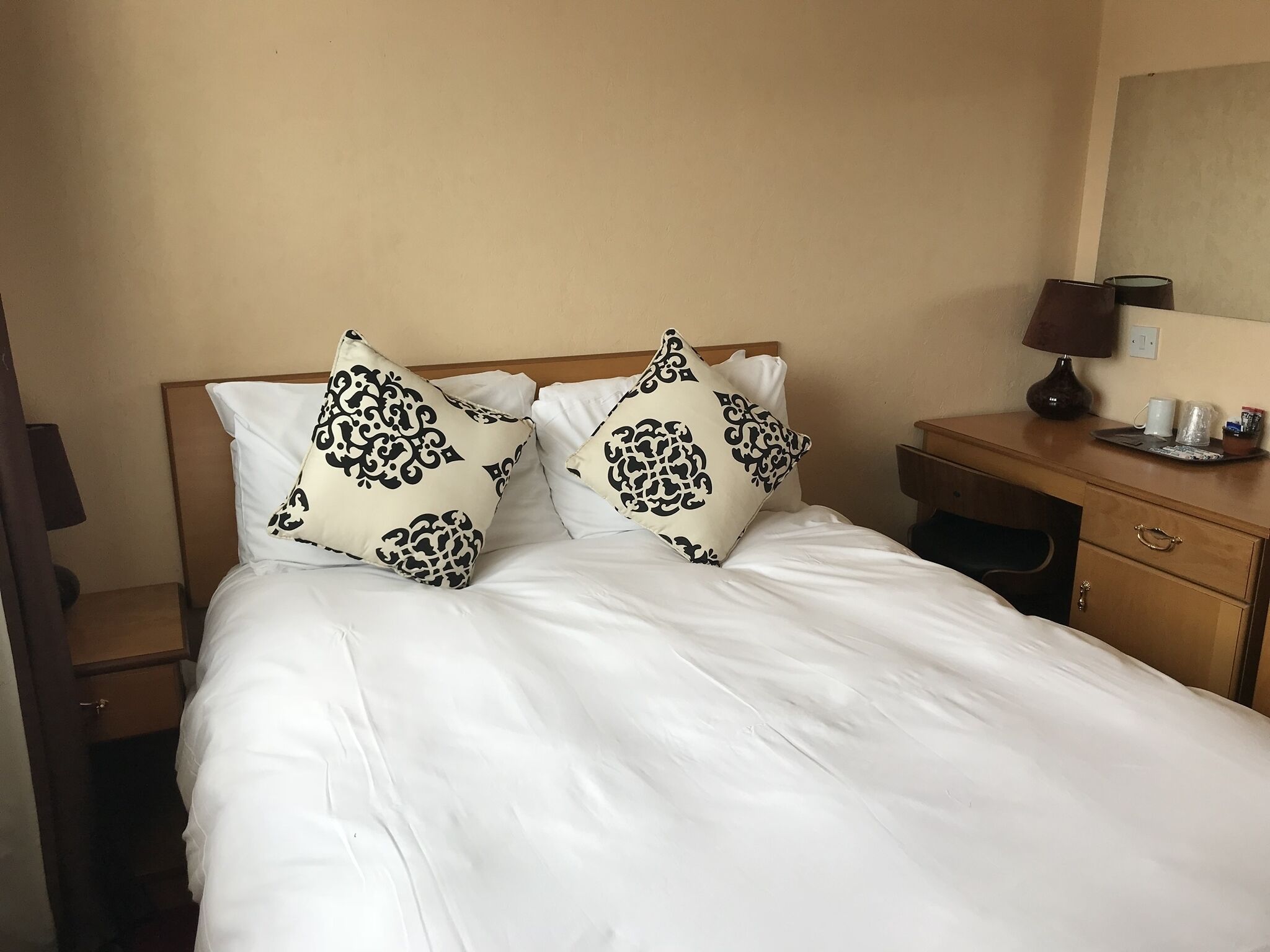 Kamar Double Standar, ensuite