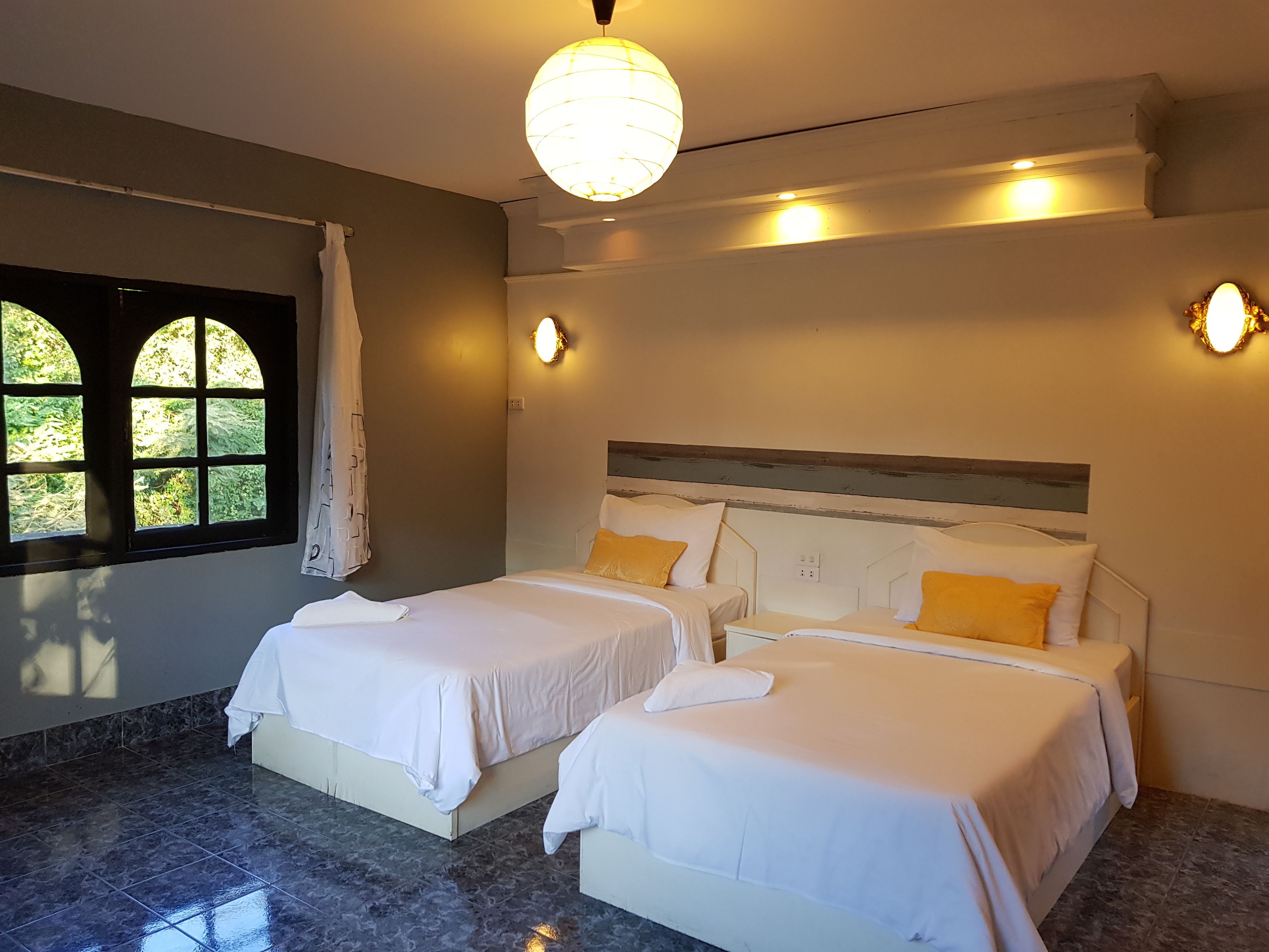 thara room - twin beds | desk, rollaway beds, free wifi