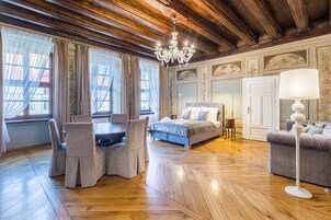 Superior Apartment, 2 Bedrooms, City View