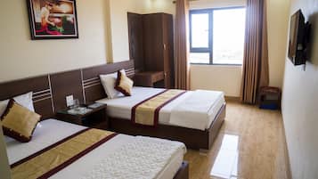 Twin kamer, uitzicht op zee | Een bureau, gratis wifi