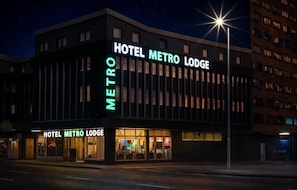 Front of property – evening/night - Metro Lodge Beach (Durban)