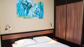 Kahden hengen superior-huone, 1 makuuhuone | Ylelliset vuodevaatteet, tallelokero huoneessa, pimennysverhot