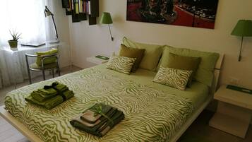 Doppia Luxury, bagno privato | Una cassaforte in camera, una scrivania