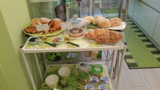 Free daily local cuisine breakfast - B&B Linea Verde (Milan)