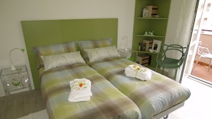 Luxury Double or Twin Room, Private Bathroom | In-room safe, desk, cribs (free), WiFi (free) - B&B Linea Verde (Milan)