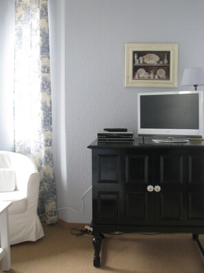 Double Room | Desk, iron/ironing board, free WiFi, bed sheets - Hotel Zum Gondoliere (Oranienbaum-Wörlitz)