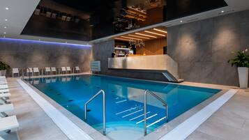 Poolside bar