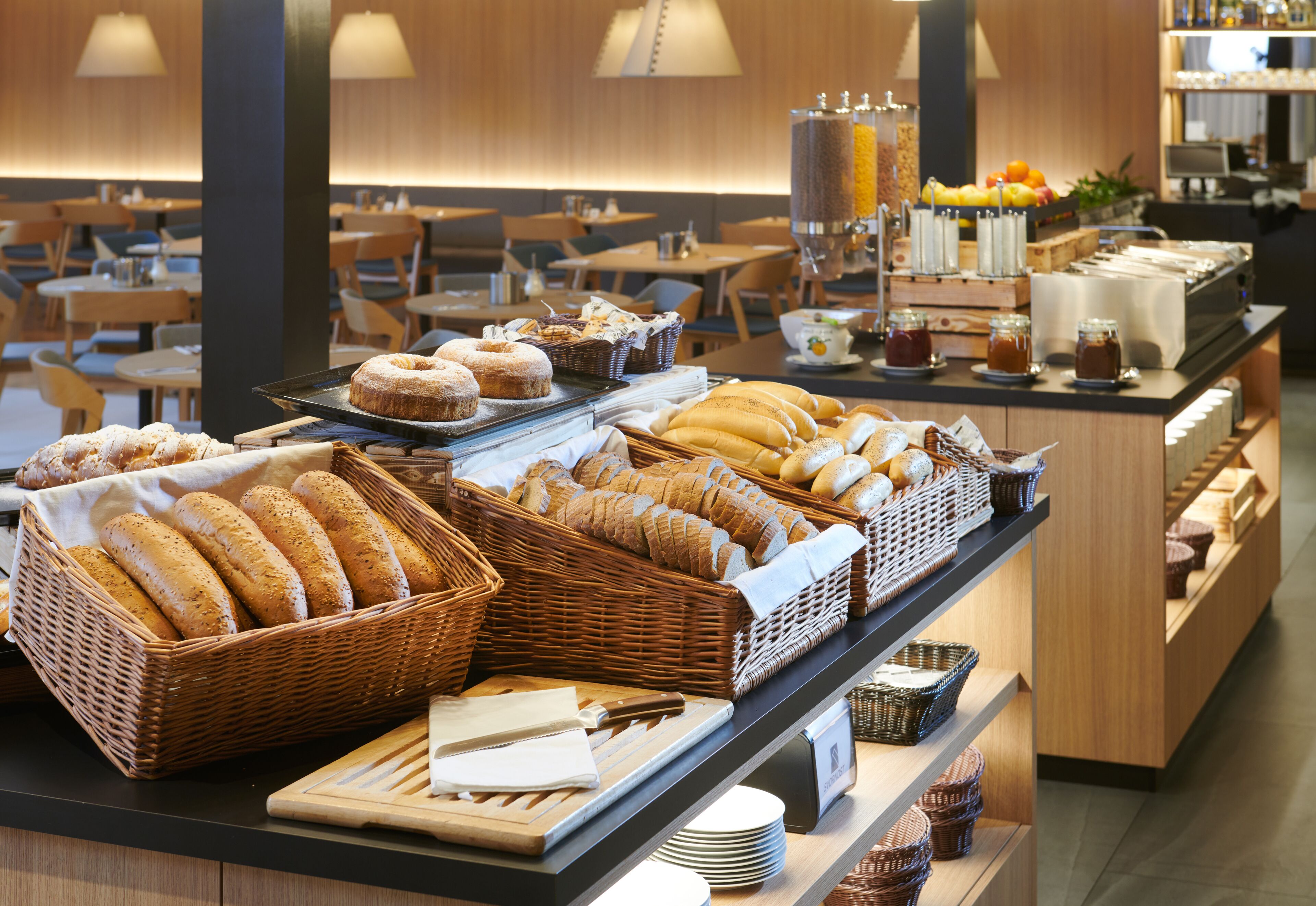 Free daily buffet breakfast