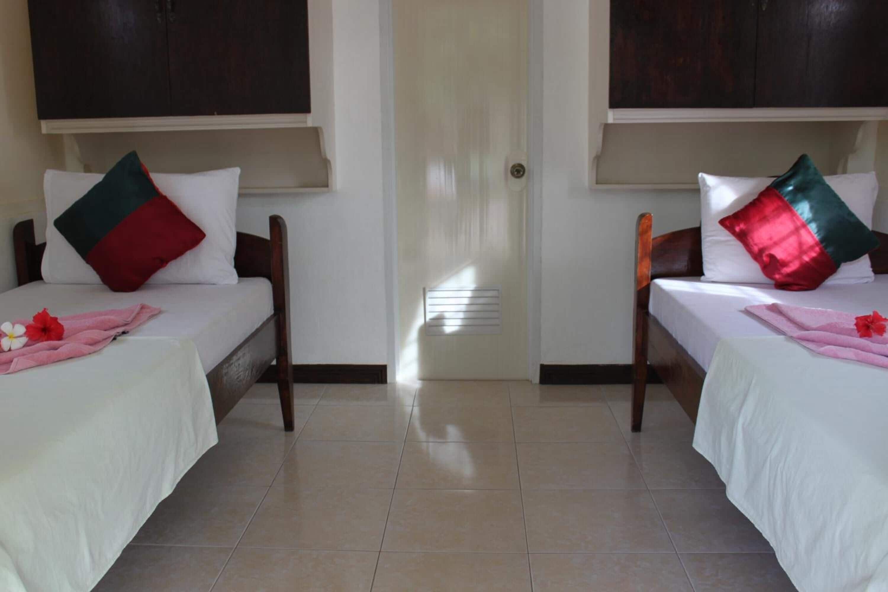 1 bedroom, bed sheets, wheelchair access