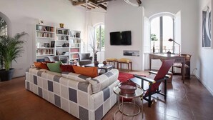 Unclassified image, 5 of 41, button - Trastevere Charming Penthouse (Rome)