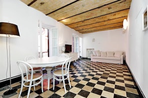 Ferienhaus, Mehrere Betten, Stadtblick (Art Deco Terrace Apartment) | Wohnbereich
