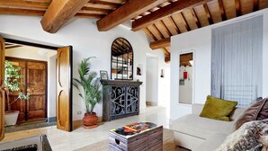 TV - Pantheon Luxury Terrace Attic (Rome)