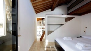 2 bedrooms, WiFi (free), bed sheets - Pantheon Luxury Terrace Attic (Rome)