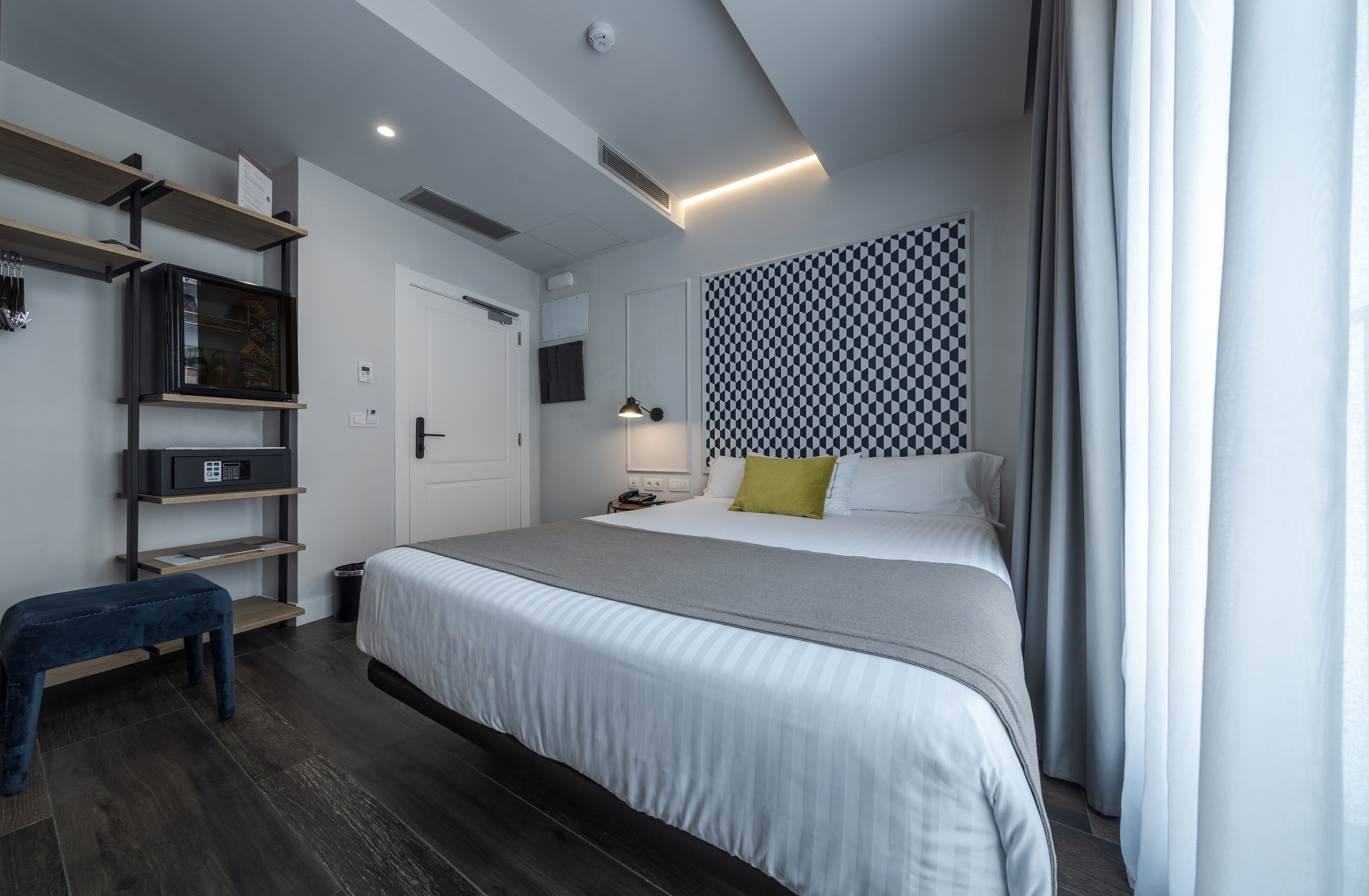 minibar, in-room safe, desk, soundproofing