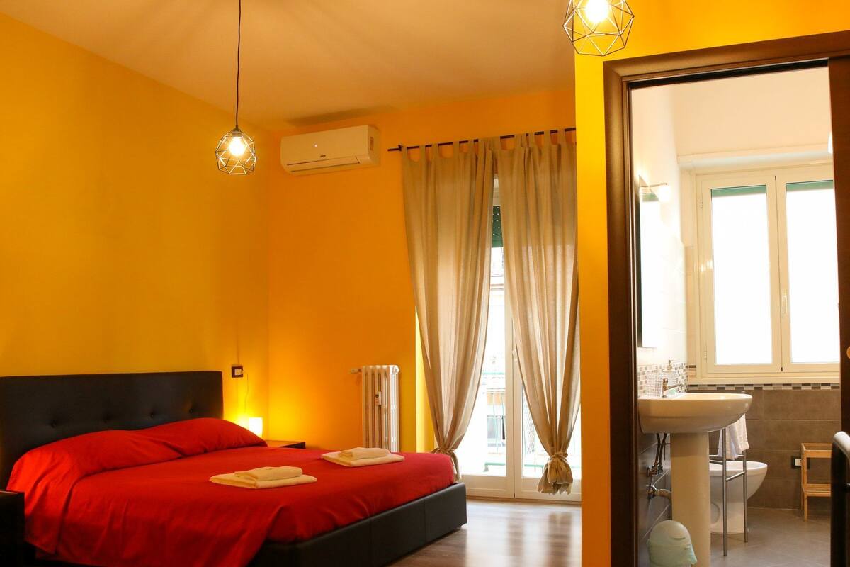 럭셔리 쿼드룸 | 책상, 방음 설비, 유아용 침대, 무료 WiFi