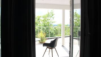 Appartement Confort, 3 chambres, 2 salles de bains | Balcon