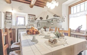Villa, 3 Bedrooms | Shared kitchen - Casale Le Torri (Rignano sull'Arno)