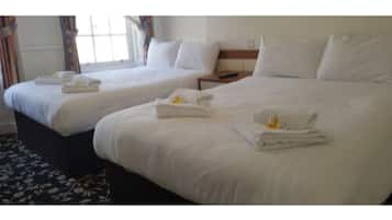 Quadruple Room, 2 Double Beds | Desk, laptop workspace, iron/ironing board, WiFi