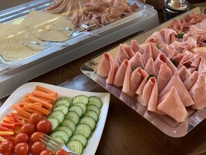 Tägliches inbegriffenes Frühstücksbuffet