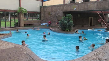 Indoor pool, 3 outdoor pools