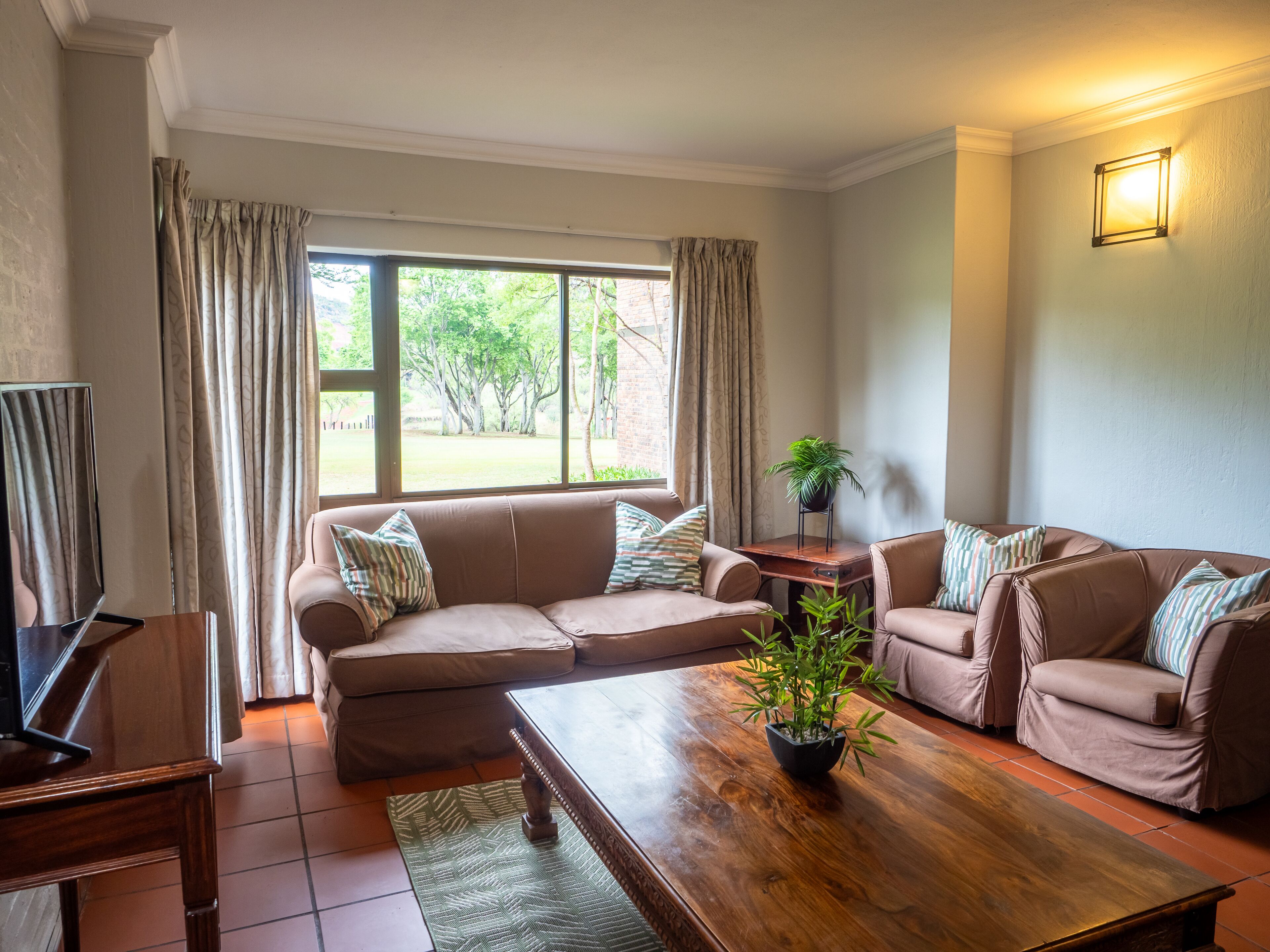 family apartment, 3 bedrooms | living area | 40-inch led tv with satellite channels