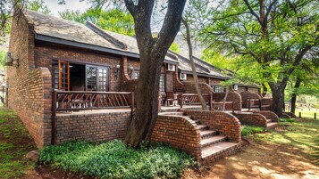 Habitación familiar (Cabana) | Vistas al jardín