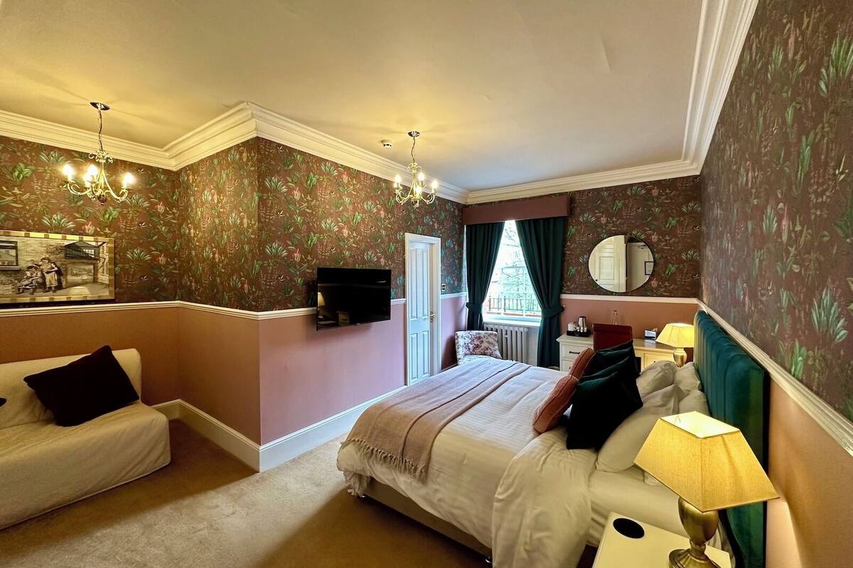 executive double or twin room | 1 bedroom, iron/ironing board, free wifi, bed sheets