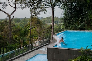 Piscine extérieure