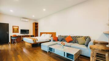 Honeymoon Meer Villa | Minibar, in-room safe, desk, free WiFi