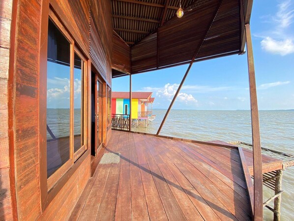 Suite Cabin Villa (outside of deBintan Villa) | 1 quarto, frigobar, cofres nos quartos, escrivaninha