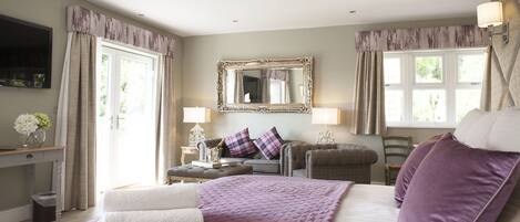 Lyxig studiosvit - 1 kingsize-säng - utsikt mot dalen | Skrivbord, strykjärn/strykbräda, gratis wi-fi och sängkläder