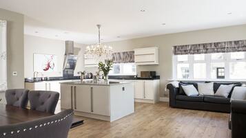 Luxury Apartment, 2 Bedrooms, Valley View, Garden Area | Private kitchen | Coffee/tea maker, electric kettle