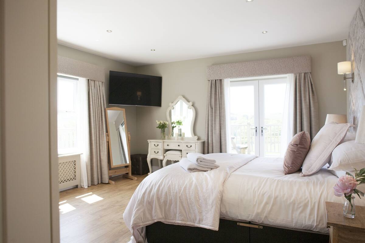 Luxury Apartment, 2 Bedrooms, Valley View, Garden Area