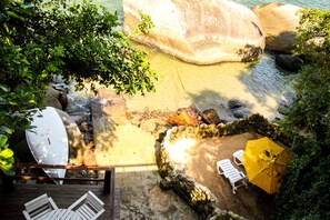 Aan het strand, wit zand