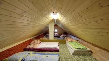 Cabin, Multiple Bedrooms, Kitchen | 1 bedroom, in-room safe, free cots/infant beds, bed sheets
