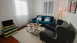 Lobby sitting area - Casa da Praia (Ponta Delgada)