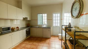 Maison Confort, 6 chambres | Restauration familiale