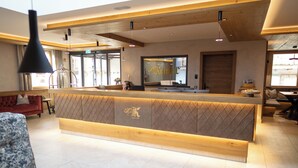 Reception - Hotel Gasthof Metzgerei Keindl (Oberaudorf)