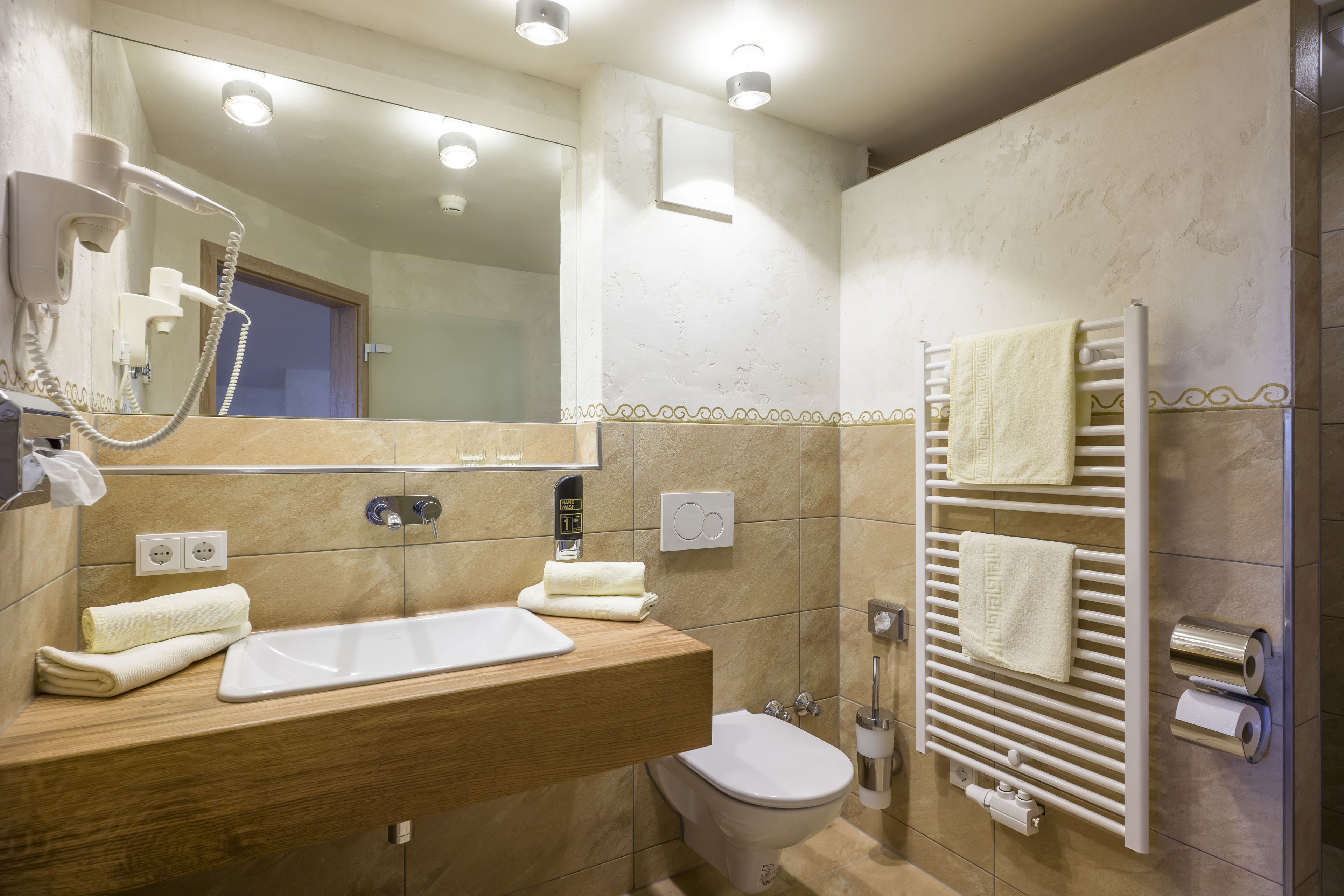 suite, mountain view | bathroom | shower, rainfall showerhead, hair dryer, bathrobes