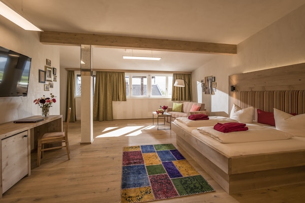 Suite, Mountain View