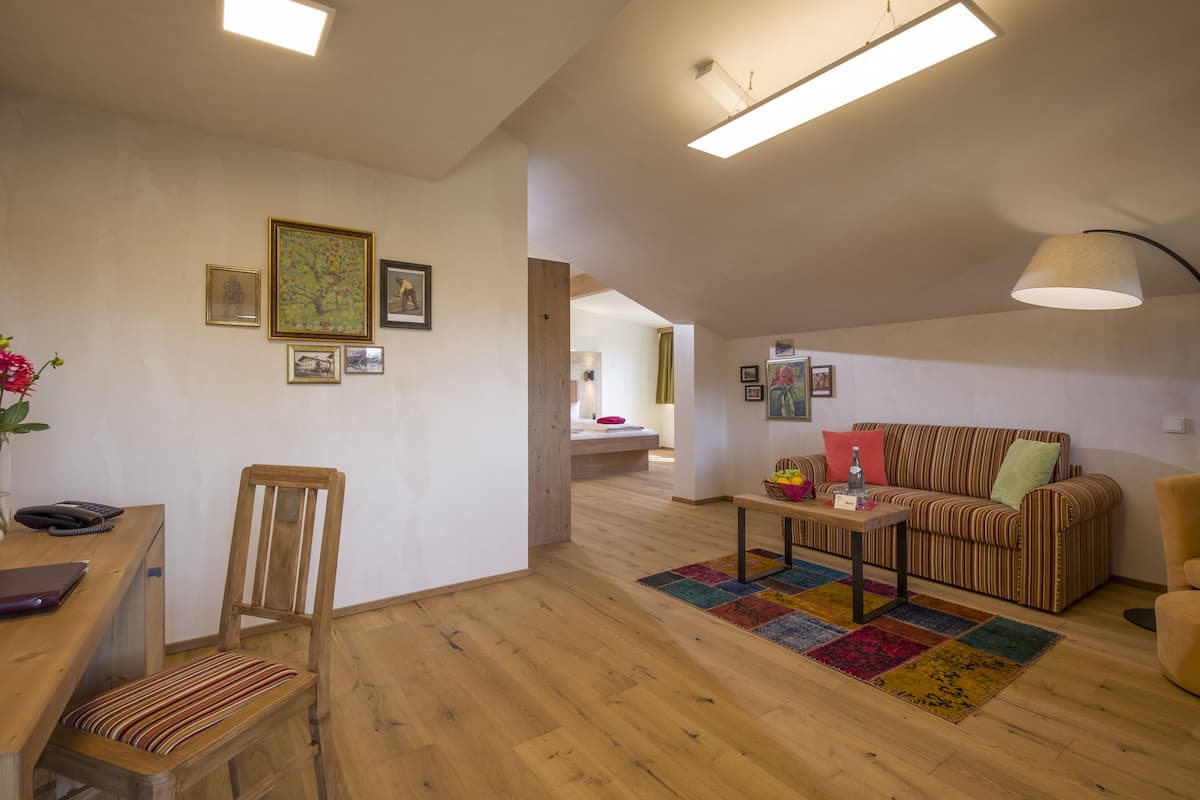 suite, mountain view | hypo-allergenic bedding, minibar, in-room safe, blackout curtains