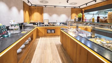 Free daily buffet breakfast