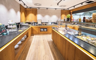 Desayuno bufé gratuito y diario