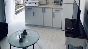 Apartment ,"Daniel 2" | Bếp riêng | Dụng cụ pha espresso, dụng cụ pha cà phê/trà, tủ lạnh, lò vi sóng 