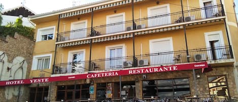 Fachada da propriedade