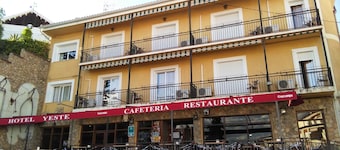 Hotel Yeste