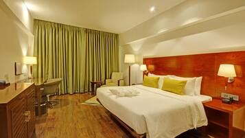 Deluxe Twin Room | 1 bedroom, minibar, in-room safe, individually decorated