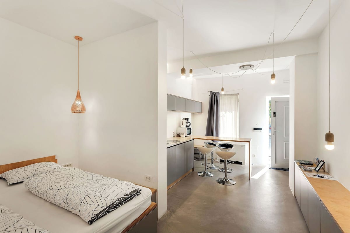 Habitació doble per a ús individual | Planxa i posts de planxar, wifi gratuïta i roba de llit