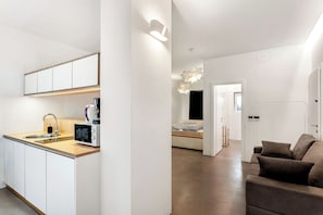 Studio 4 | Iron/ironing board, free WiFi, bed sheets